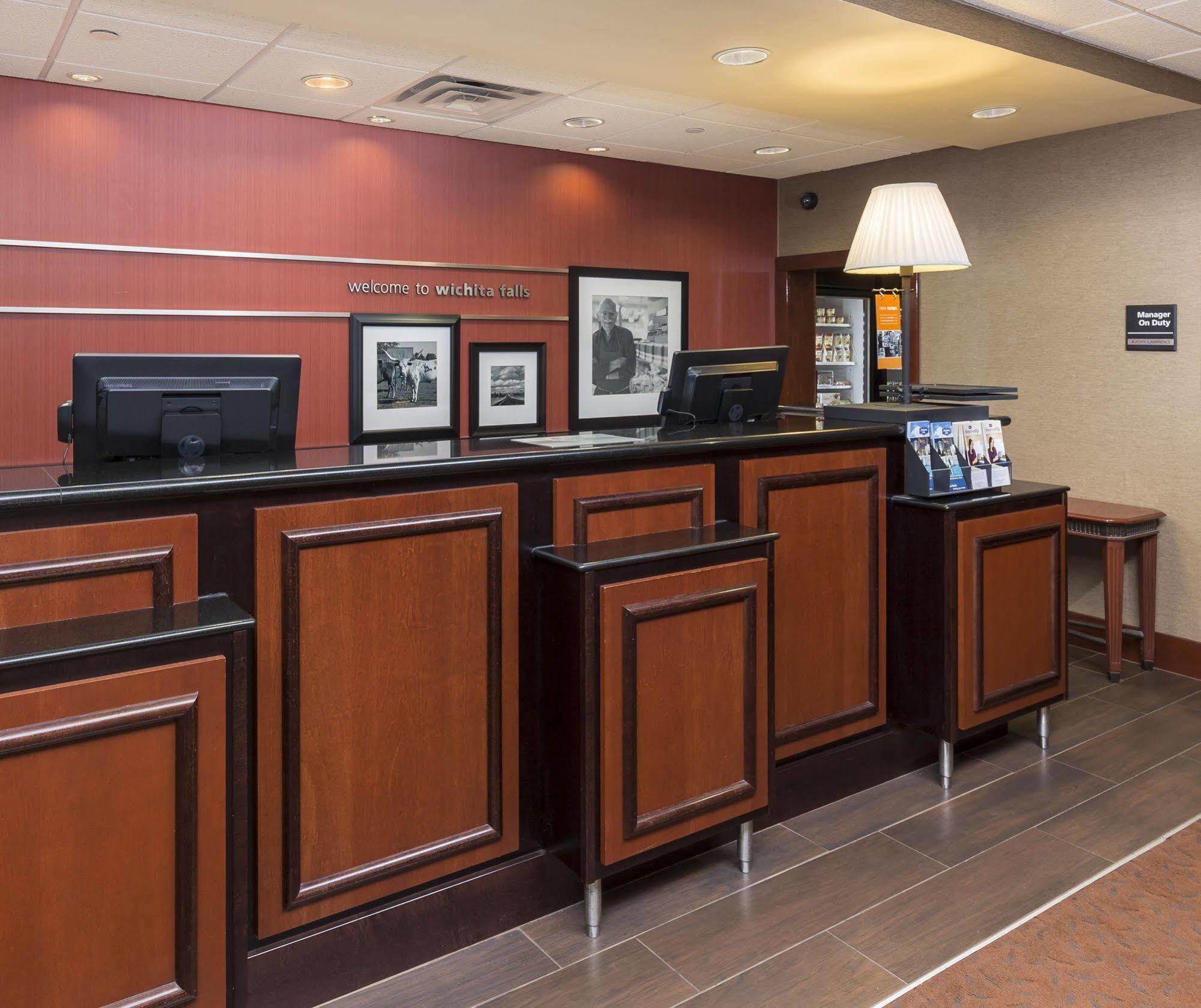 Hampton Inn Wichita Falls-Sikes Senter Mall Exteriér fotografie